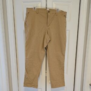 Gap Women's Khaki Chinos Crops